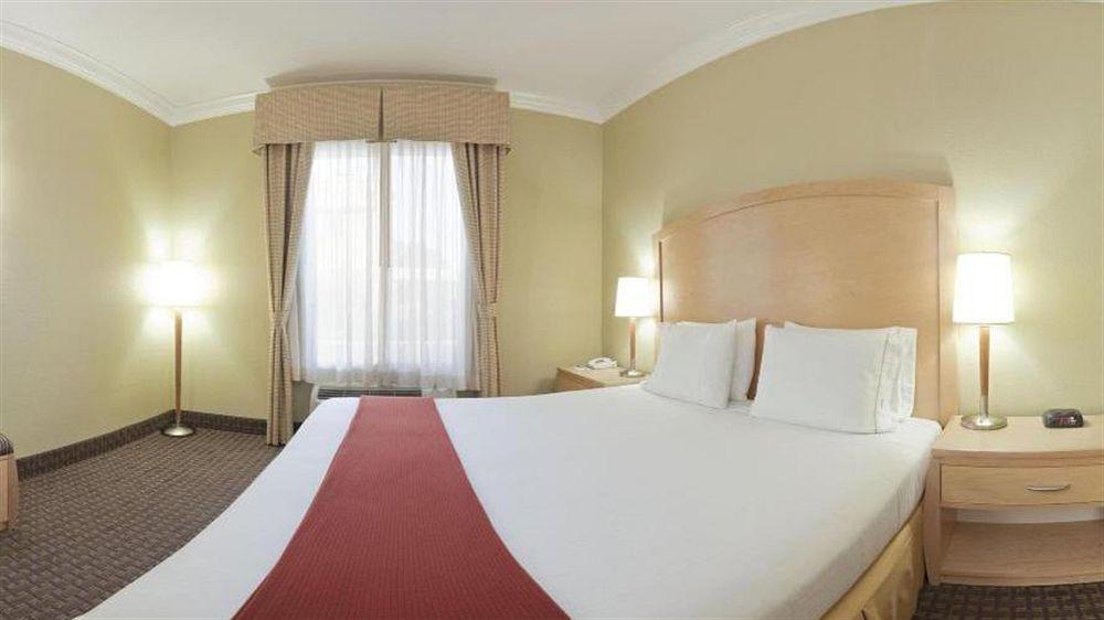 Hotel Express & By Ihg Vacaville