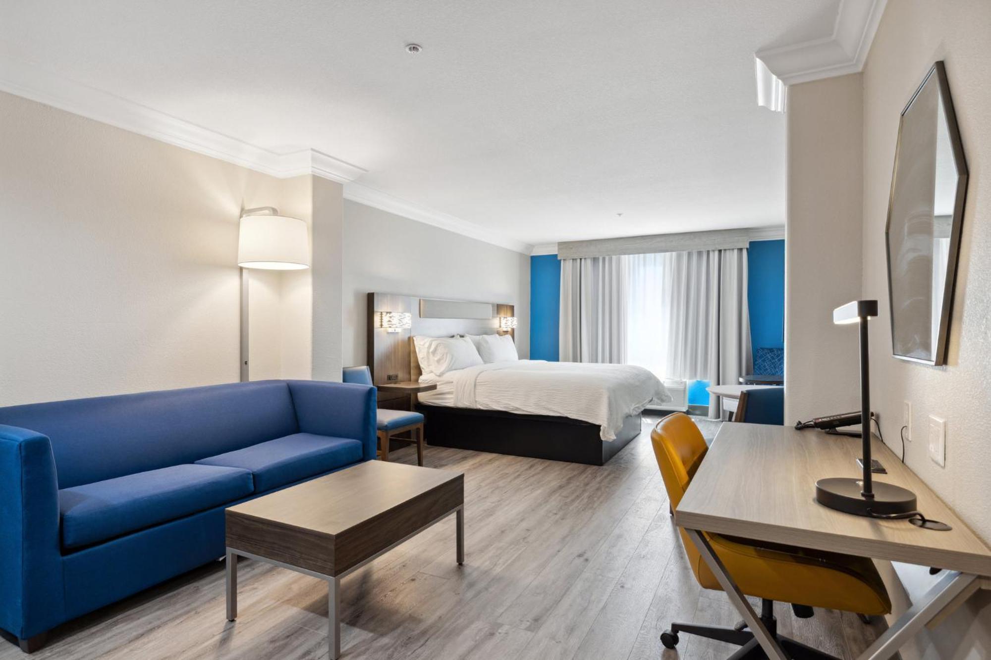 Express & By Ihg
