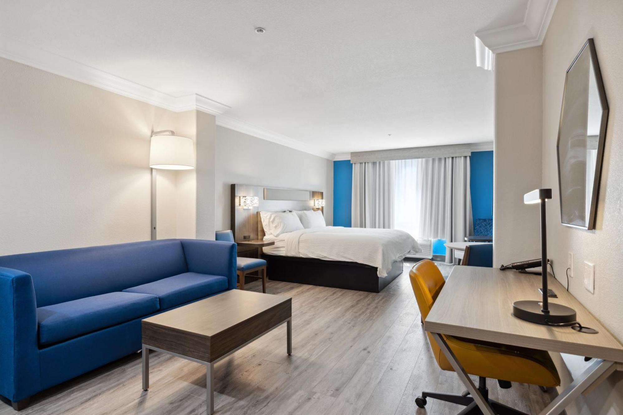 Express & By Ihg 2*