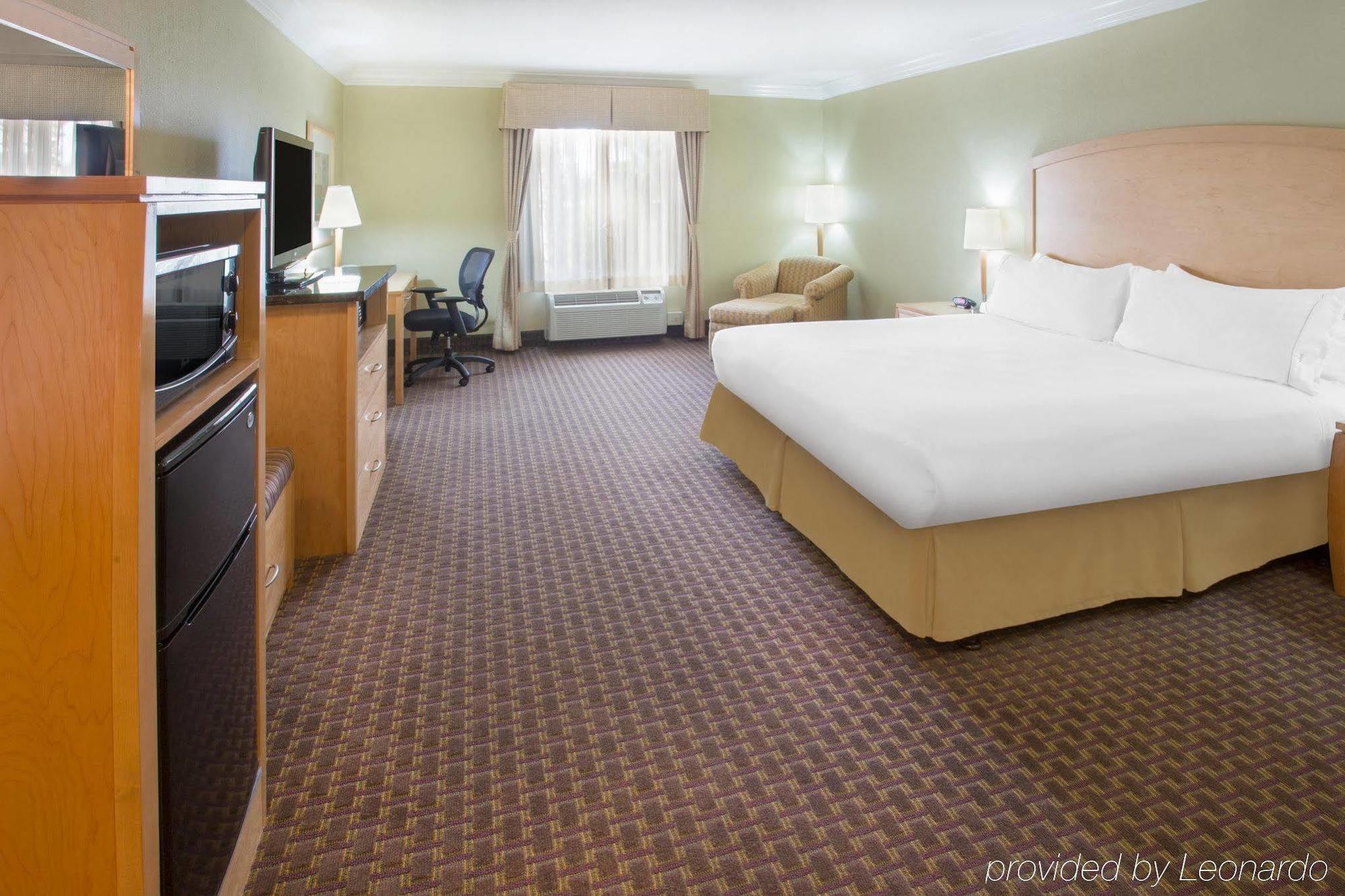 Express & By Ihg Hotel