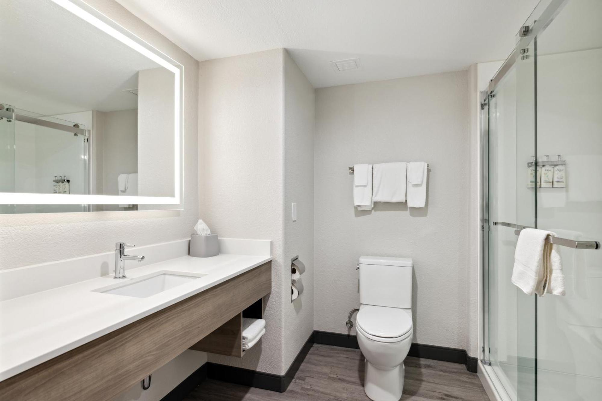 Hotel Express & By Ihg 2*